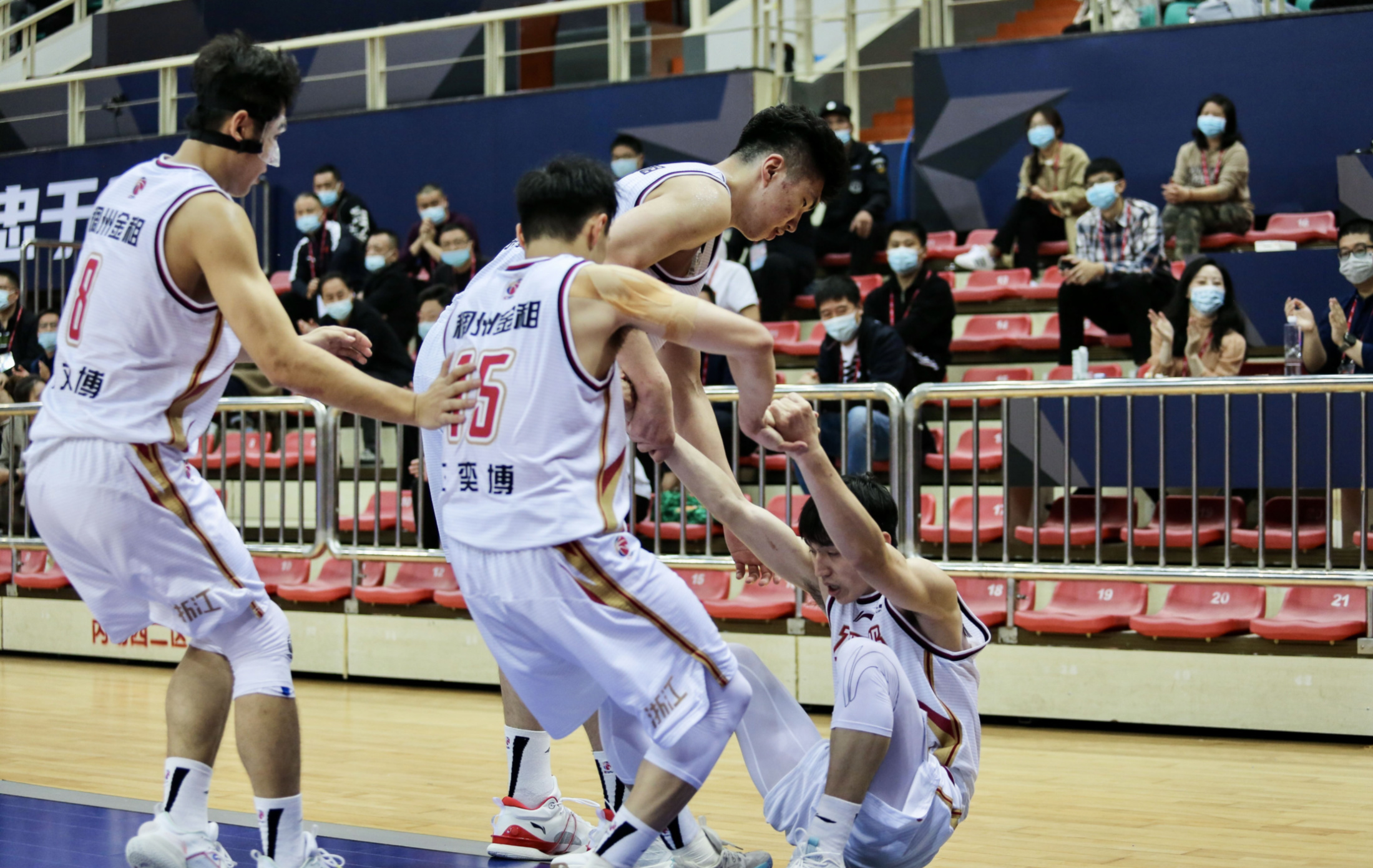 冲刺阶段NBA常规赛传出新动向，毕尔巴鄂竞技队长鼓劲，管理层表态：震撼外界，团队化学反应显著(西班牙超级杯巴萨两回合毕尔巴鄂竞技)-kaiyun